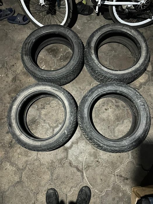 Продаю зимний комплект с дисками