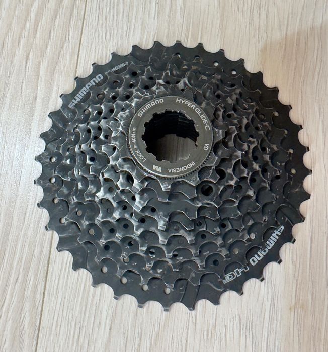 Piese transmisie 9 viteze: Set SRAM X5 și Set Shimano Alivio