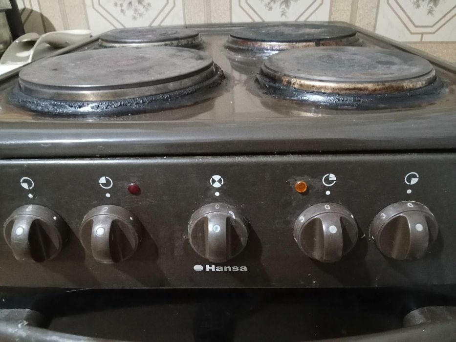 Продам кухонную плиту  "Hansa" Б/У