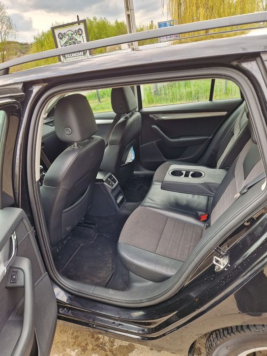 Vând skoda octavia 3