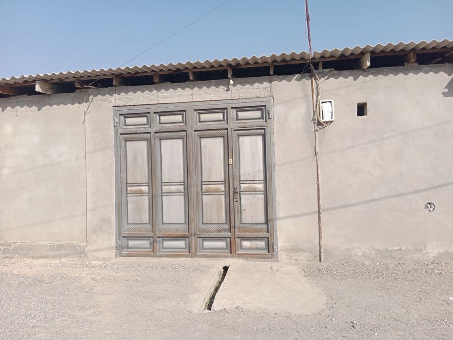 Uchaska sotiladi Qashqadaryo 4 xona srochna