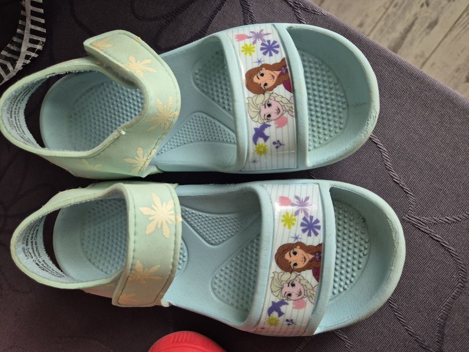 Детски сандали nike 26 и adidas 30