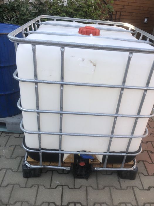 Vand butoaie tabla,plastic,bazin IBC 1000 litrifolosite  o data