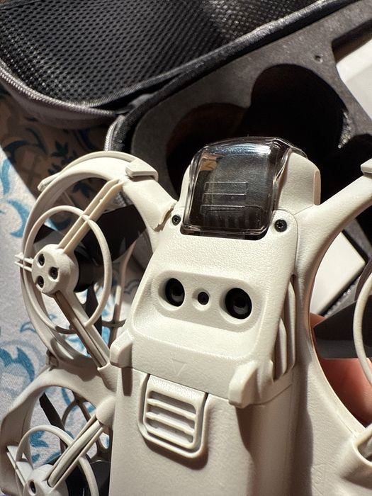 квадрокоптер DJI NEO