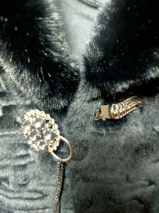 Продам шубу новую