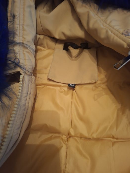 Продам куртки для девочек