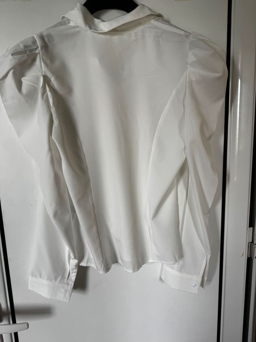 Дамска риза с ефирни ръкави