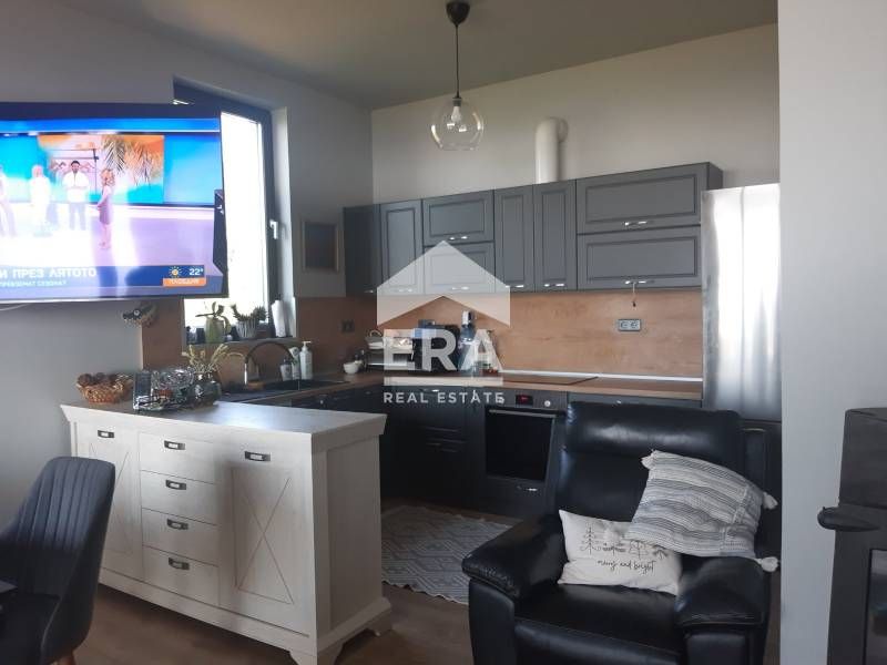 Продава се Къща в Варна, м-т Траката - 328 кв.м за 1951 €/кв.м - Снимка #2