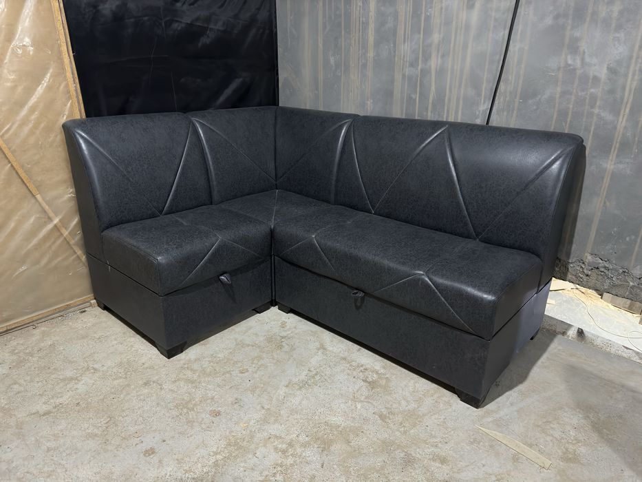 Новый мягкий кухонный уголок