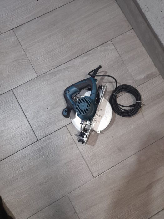 Circular Makita  HS 7601
