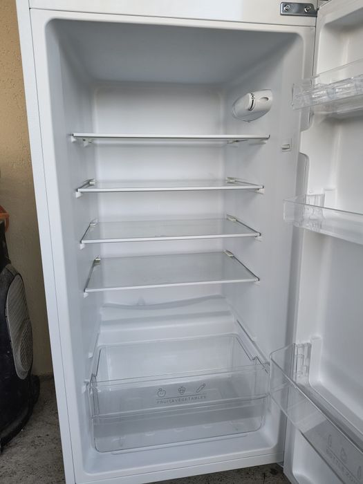 Vând frigider Star-Light