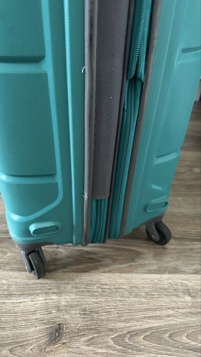 Продаю классный чемодан