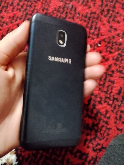 Samsung.   J3 Qora