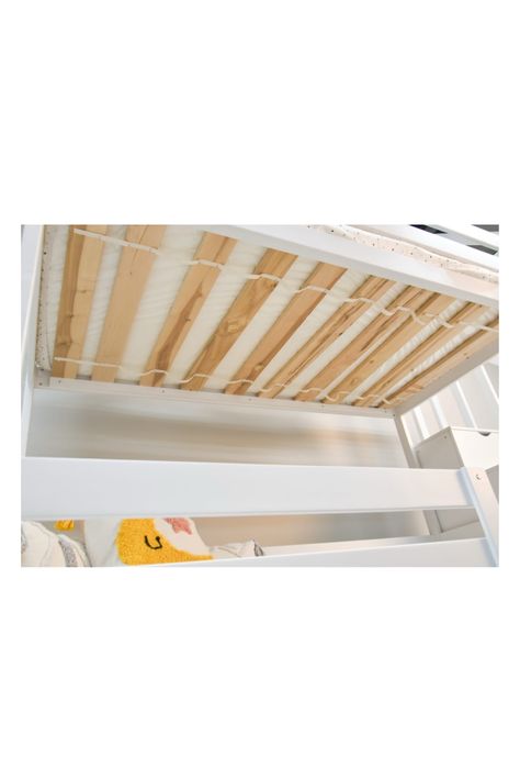 Двухярусная кровать