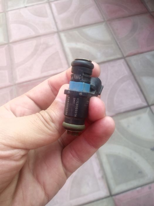 Продам форсунку VW POLO