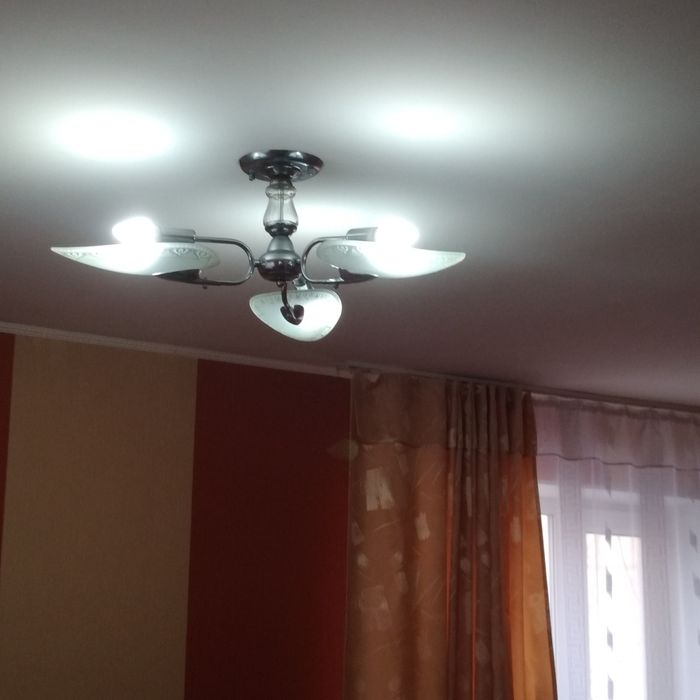 Продам люстру классика