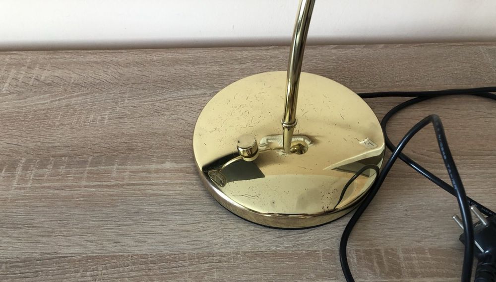 Лампа за бюро с димируемо копче