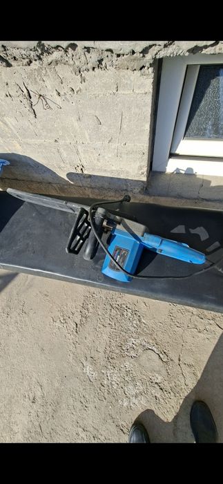 БЕНЗОПИЛА Сотилади кам ишлатилган расми бор