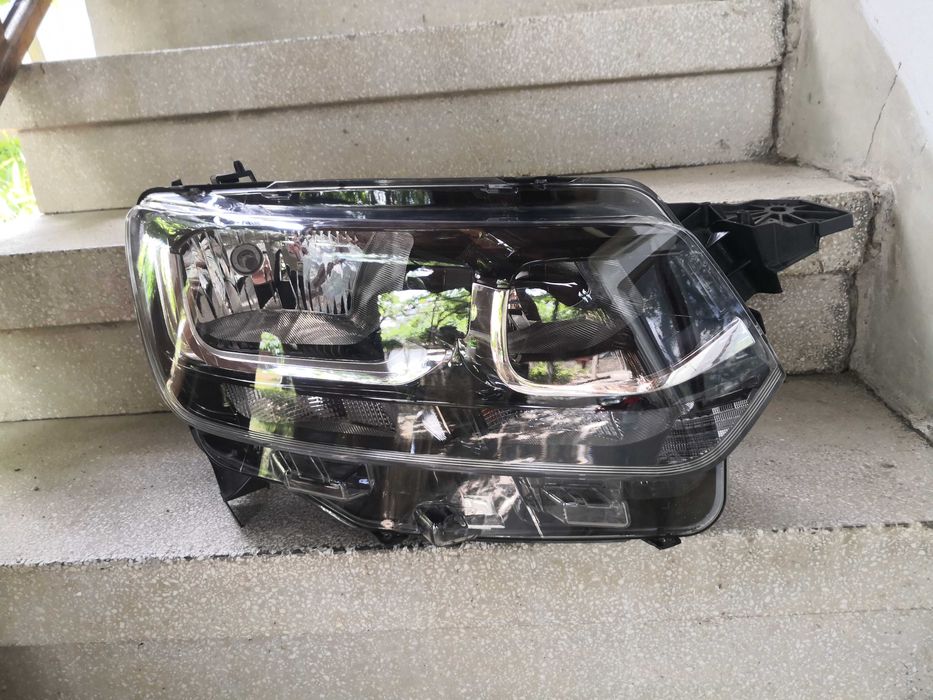 Фар Toyota Proace City десен/Фар Тойота Проейс Оригинален