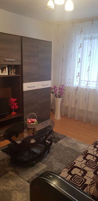 Vând apartament cu 4 camere în orașul Drăgănești Olt