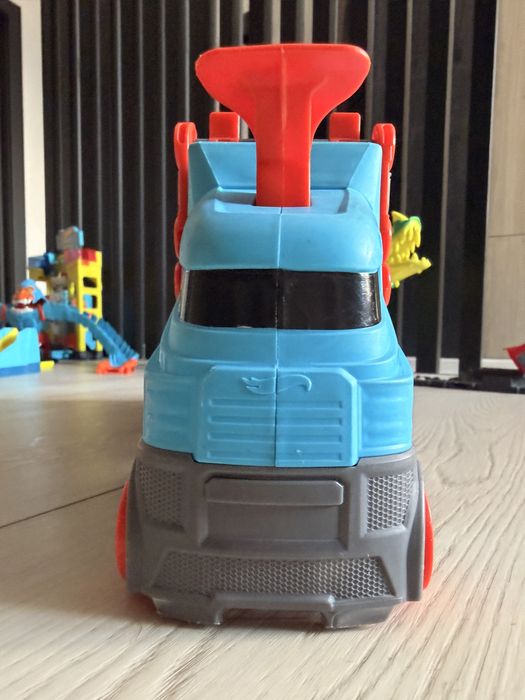 Hot wheels city парковка