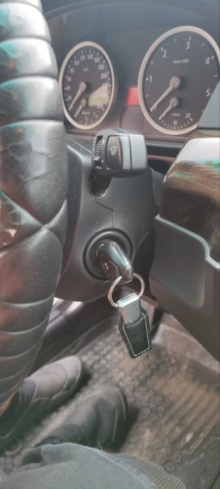 Волан BMW E61 2 броя работещи