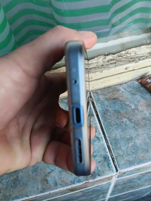 Продавам Motorola e15