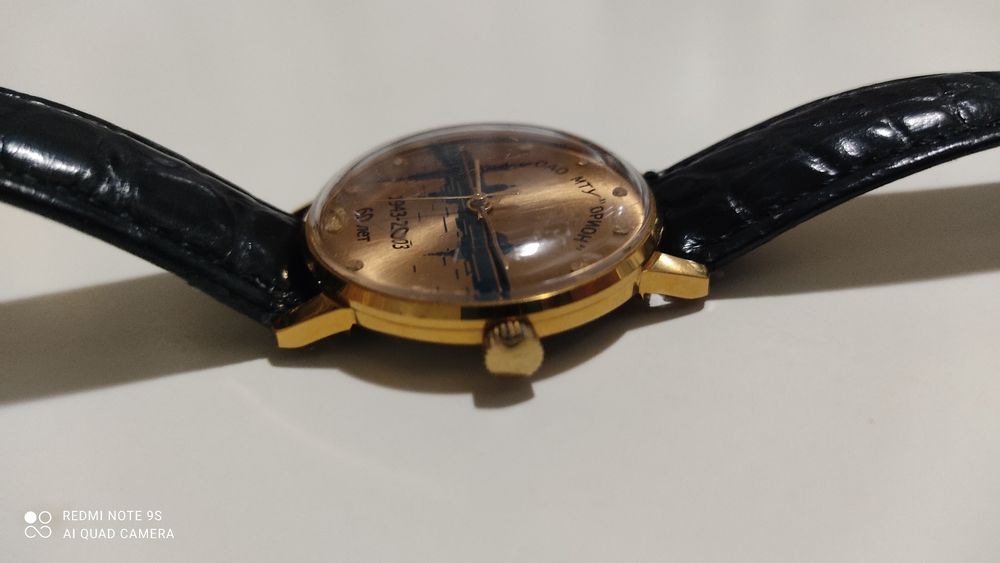 Красный часы Орион оригинал в идеальном состоянии необычный эксклюзив