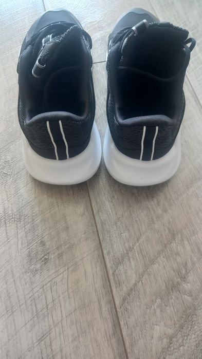 Оригинални маратонки на Адидас