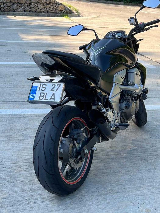 Kawasaki Z750 motocicleta personala