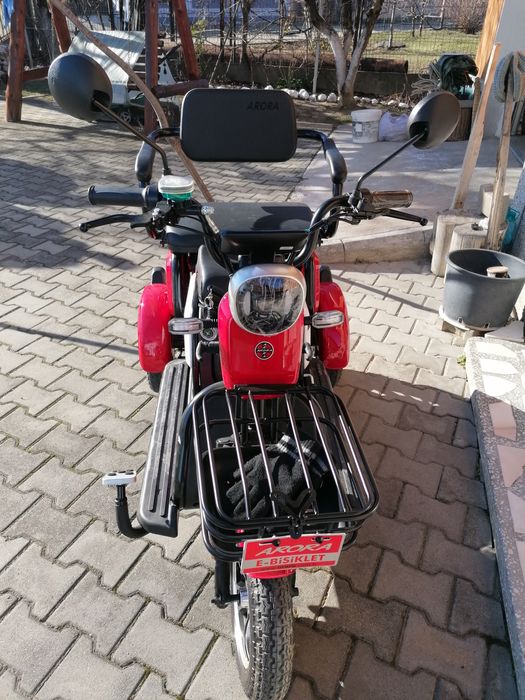 Vând tricicleta ARORA