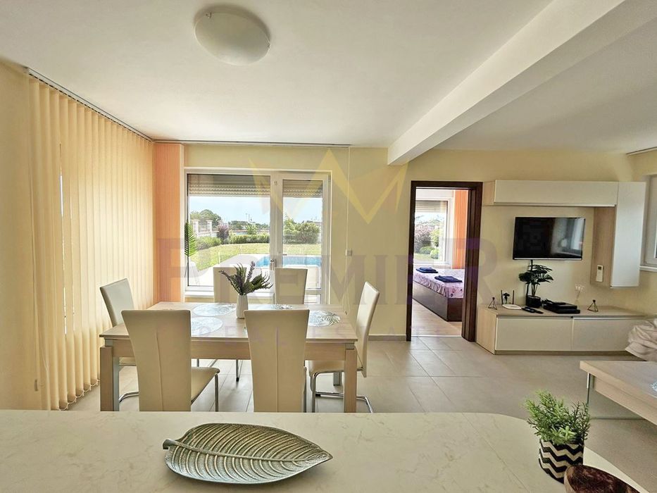 Продава се Къща в с. Топола, Област Добрич - 150 кв.м за 1800 €/кв.м - Снимка #9