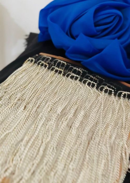 Vând materiale textile și accesorii pentru rochii !