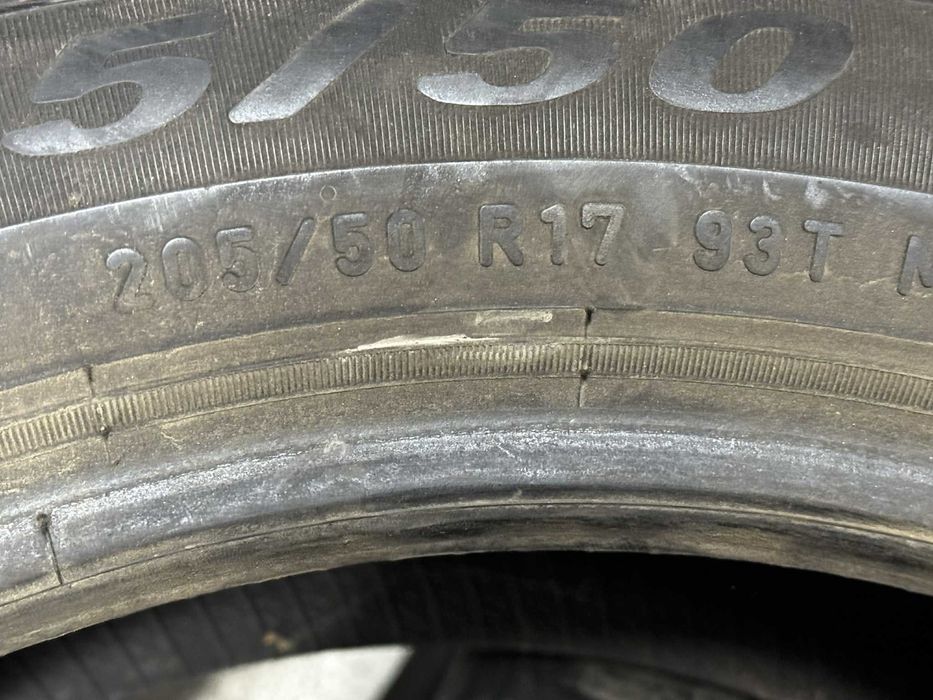 Vând set anvelope de iarnă Pirelli