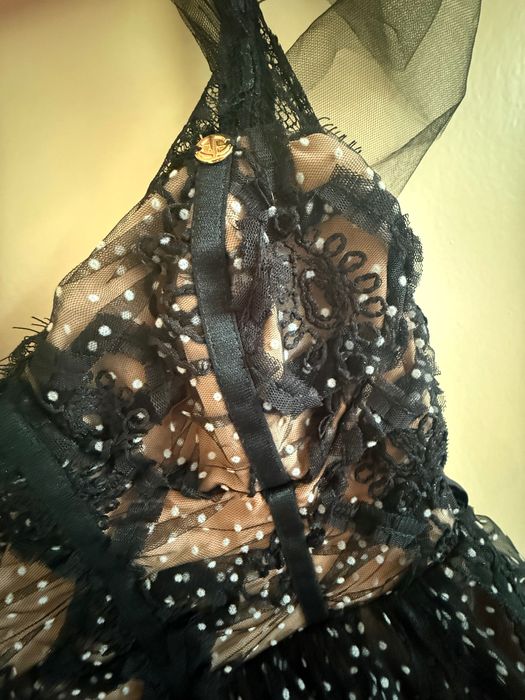 Нова рокля на Алеса с етикет ХС