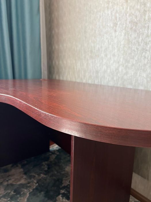 Офисный стол (в наличии 4шт.)