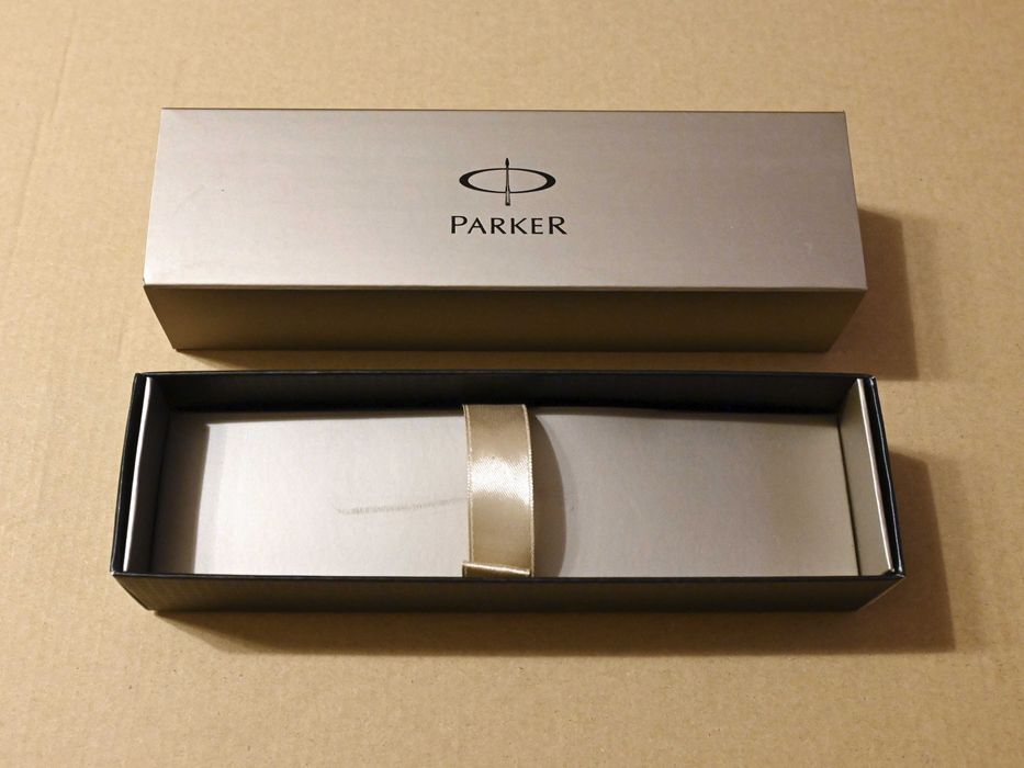 Cutie Parker pentru pixuri sau stilouri