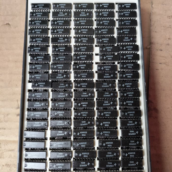 Продам советские микросхемы