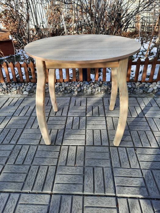 продам стол круглый.