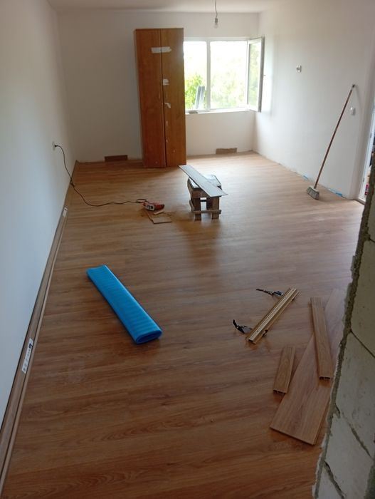 Echipă serioasă de 2–3 persoane, cu experiență în renovări interioare  parchet- Glet și îndreptarea pereților - Zugrăvit -Gresie-Faianță