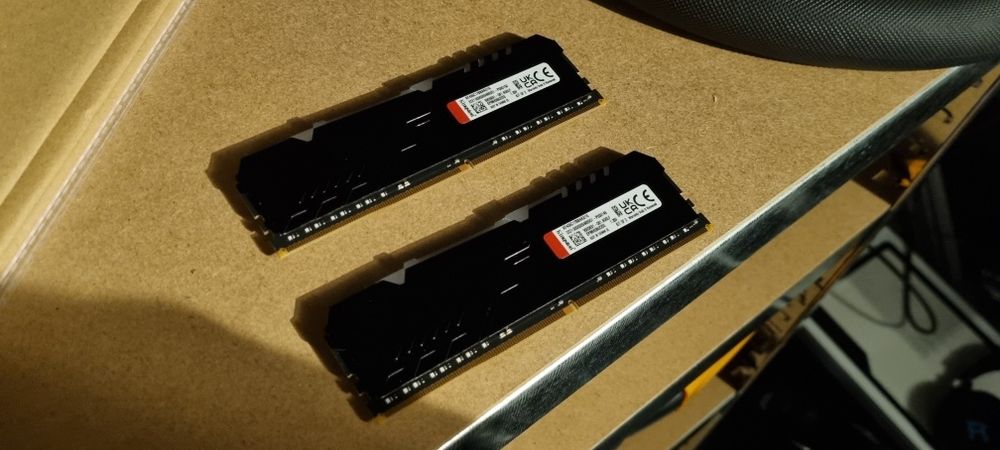 16 GB Kingston Fury Beast DDR4 3600 mhz 2x8