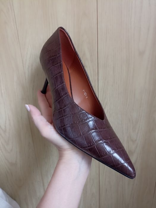 Продам новые туфли .