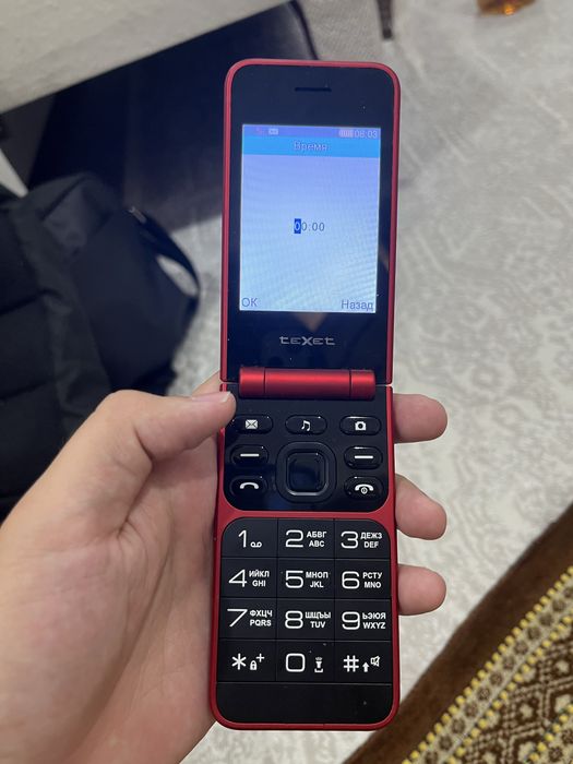 Продам телефон-раскладушку teXet TM-404 (2 SIM)