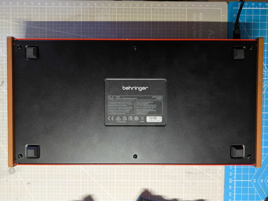 Behringer Spice - sintetizator poliritmic