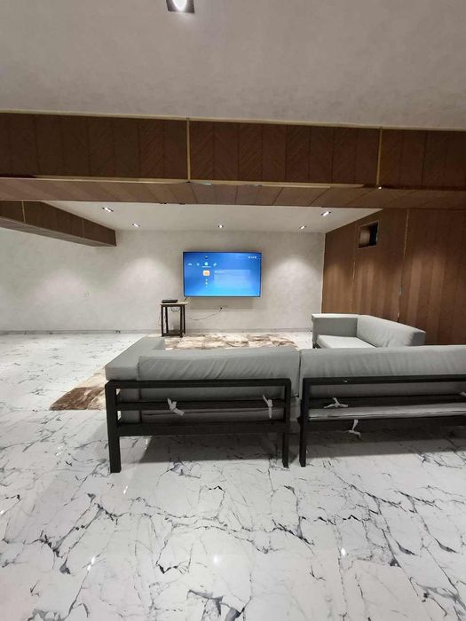 Oq tosh dacha (quyoshga yaqin joyda joylashgan)