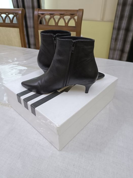 Полусапожки кожаные бренда Hotic