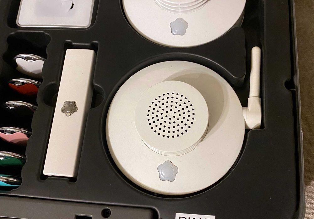 Kit sistem alarma Verisure Alarms IQ fum miscare usi video wifi interf