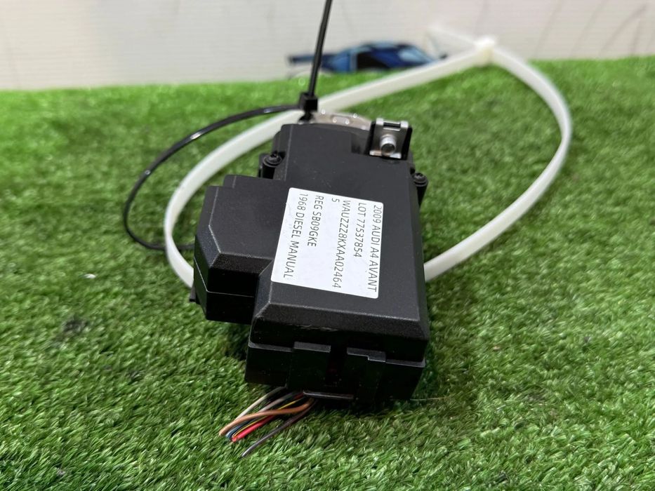 CONTACT CU CHEIE AUDI A4 AVANT 2.0 DIESEL 2009 COD OEM 8K0909131 8K0909131C 2009-2016