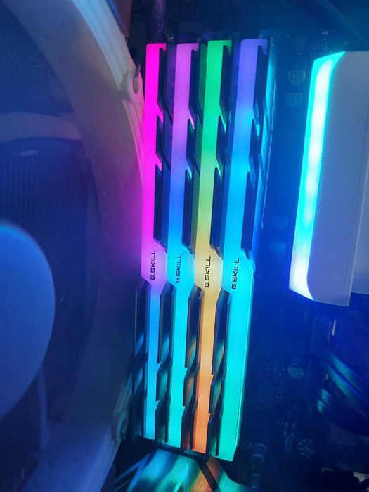 16GB DDR4 3200Mhz CL14 - G.Skill TridentZ RGB