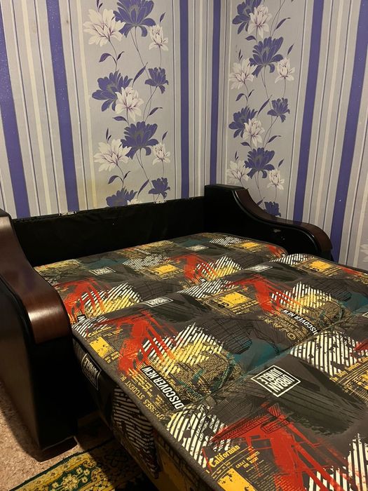 Отдадим небольшой диван бесплатно